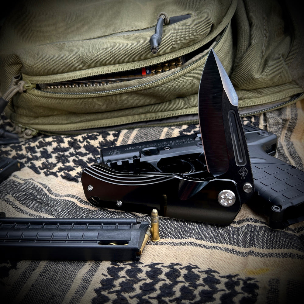 Medford Knife & Tool Proxima - Proxima - S35VN Black DLC Blade Black DLC Handles Std HW Brushed Clip